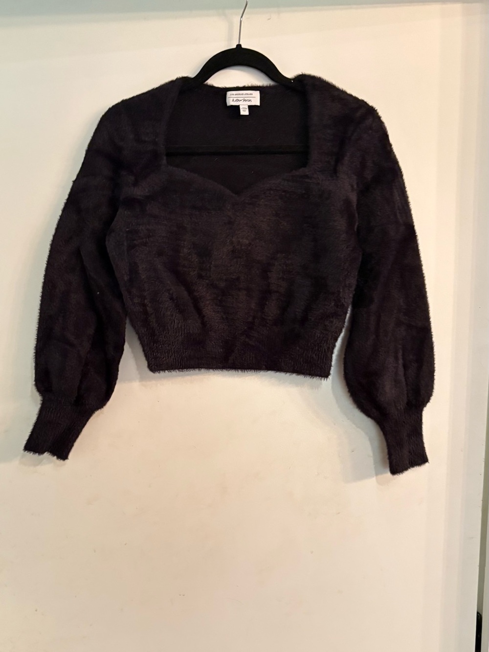 & Other stories Fuzzy Cropped Sweetheart Sweater